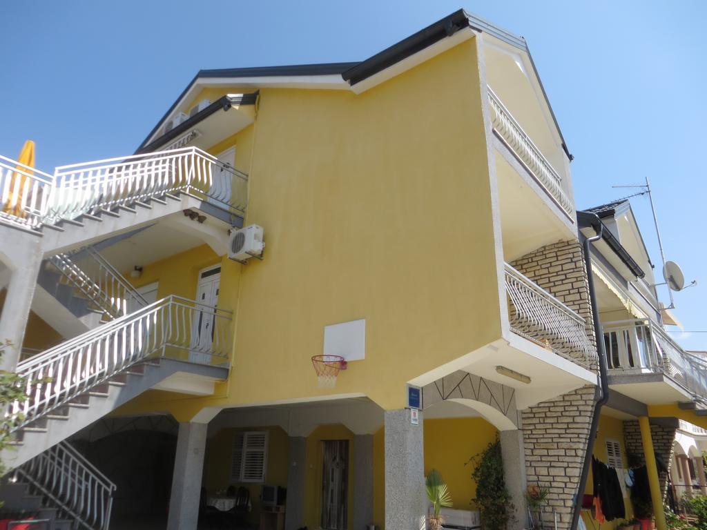 Apartments Tonka Pakoštane Exteriér fotografie